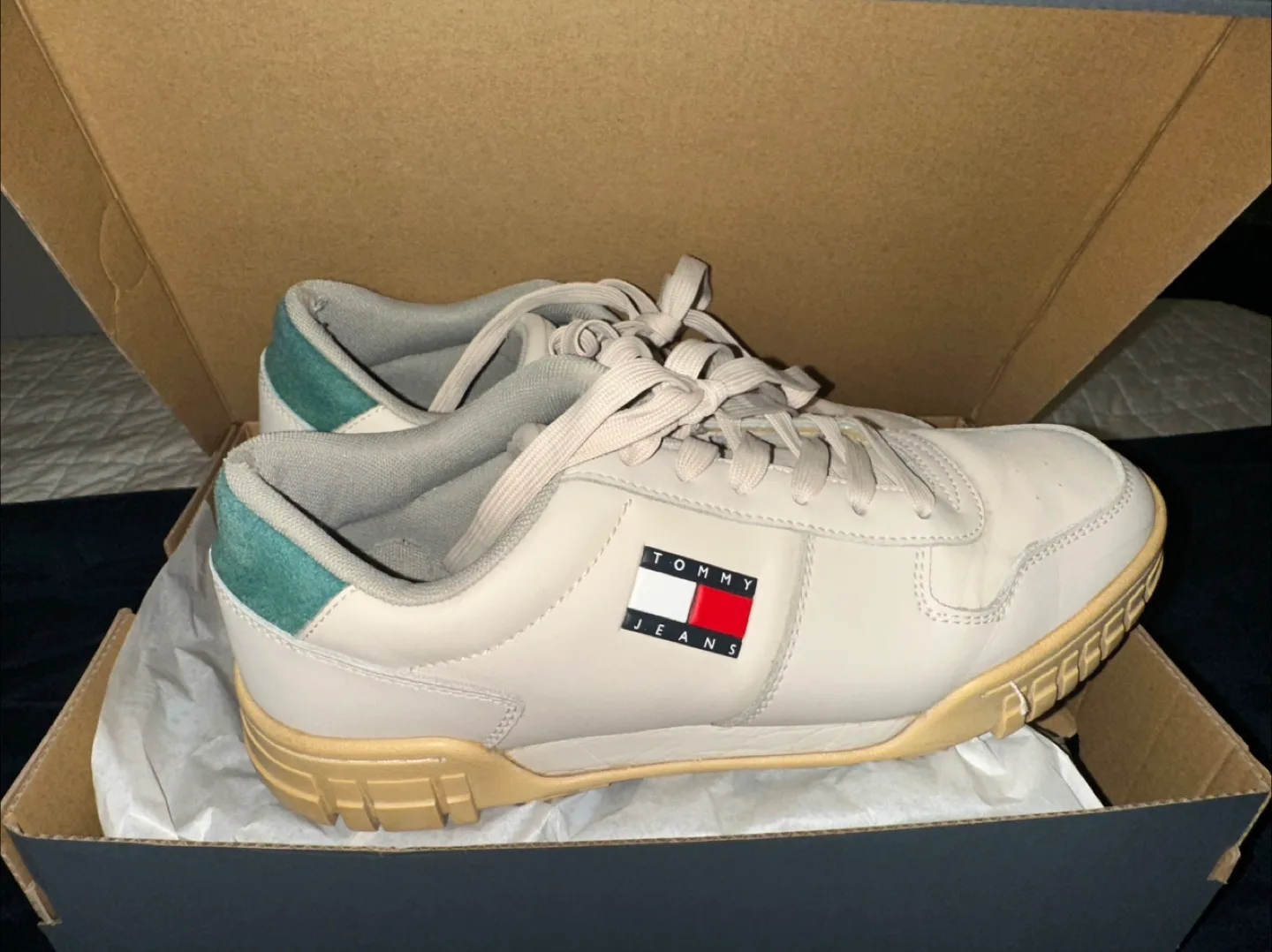 Tommy Jeans Cream Sneakers thumbnail