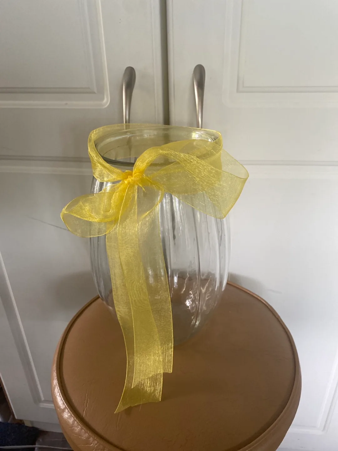 Glass Vase with Yellow Ribbon 🇨🇦 thumbnail