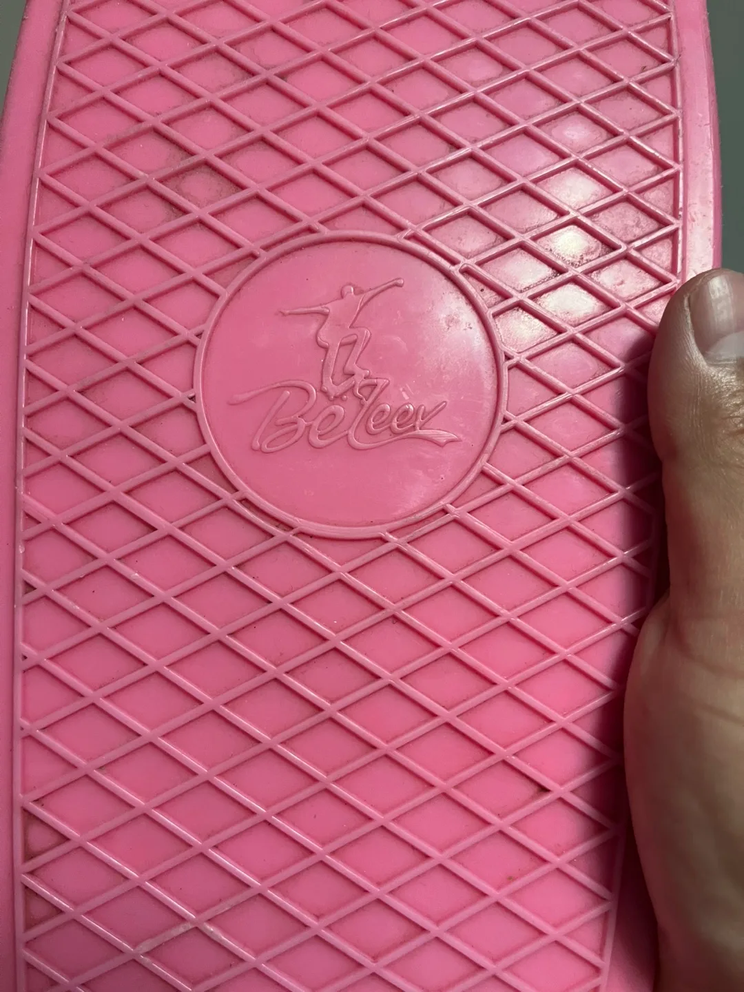 Pink Beleev Skateboard with light up wheels image indicator(4)