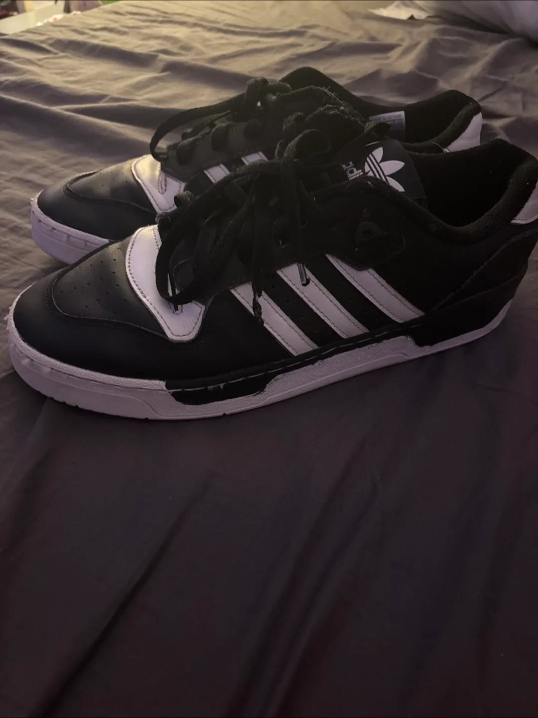 Adidas Rivalry Low Black & White Shoes image indicator(2)