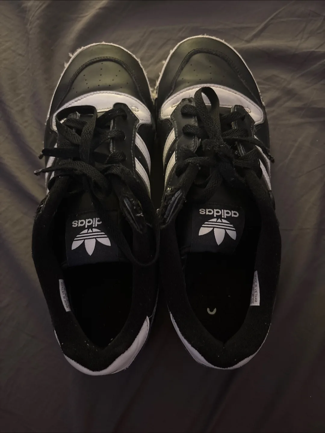 Adidas Rivalry Low Black & White Shoes image indicator(3)