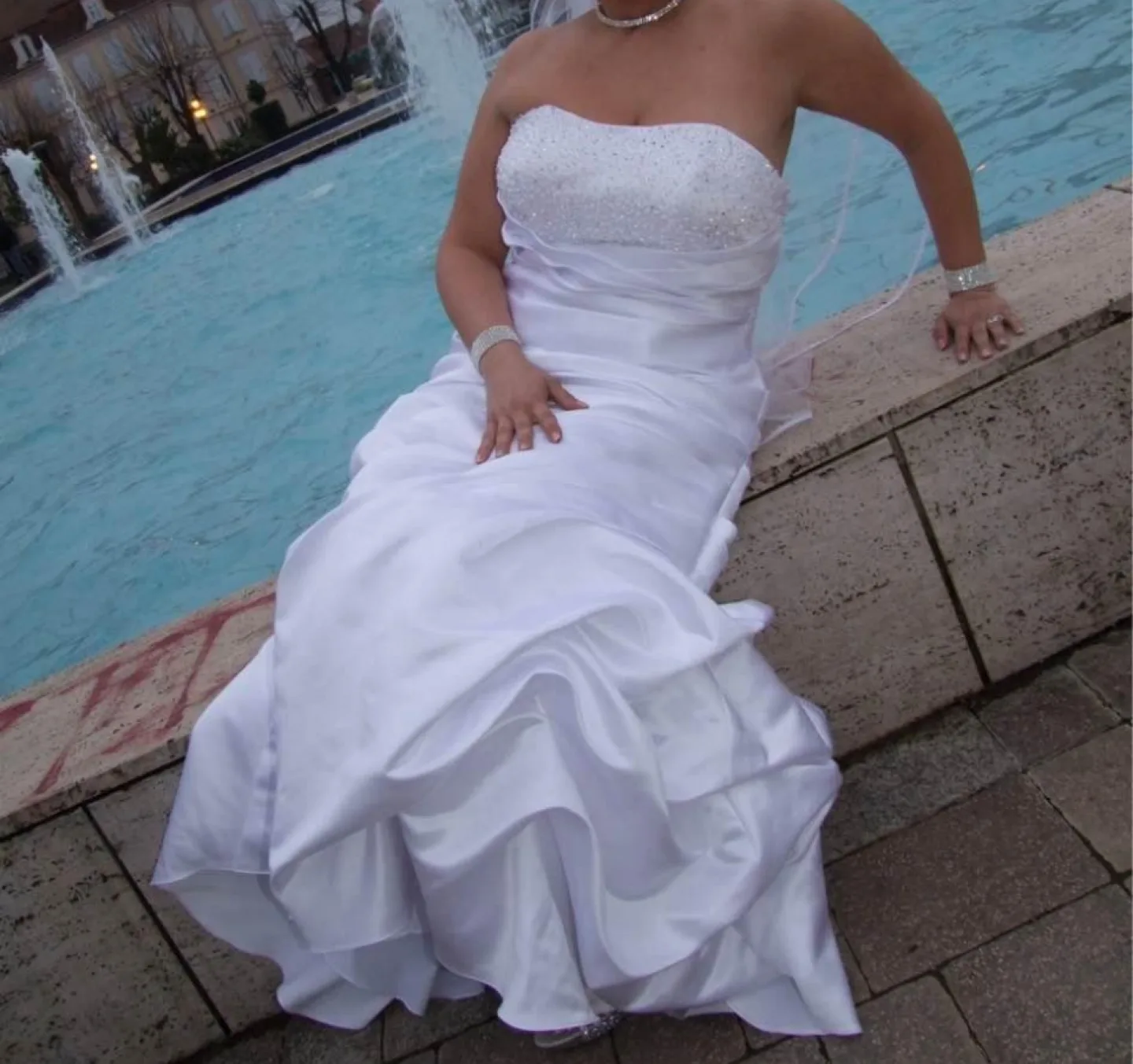 Wedding dress image indicator(2)