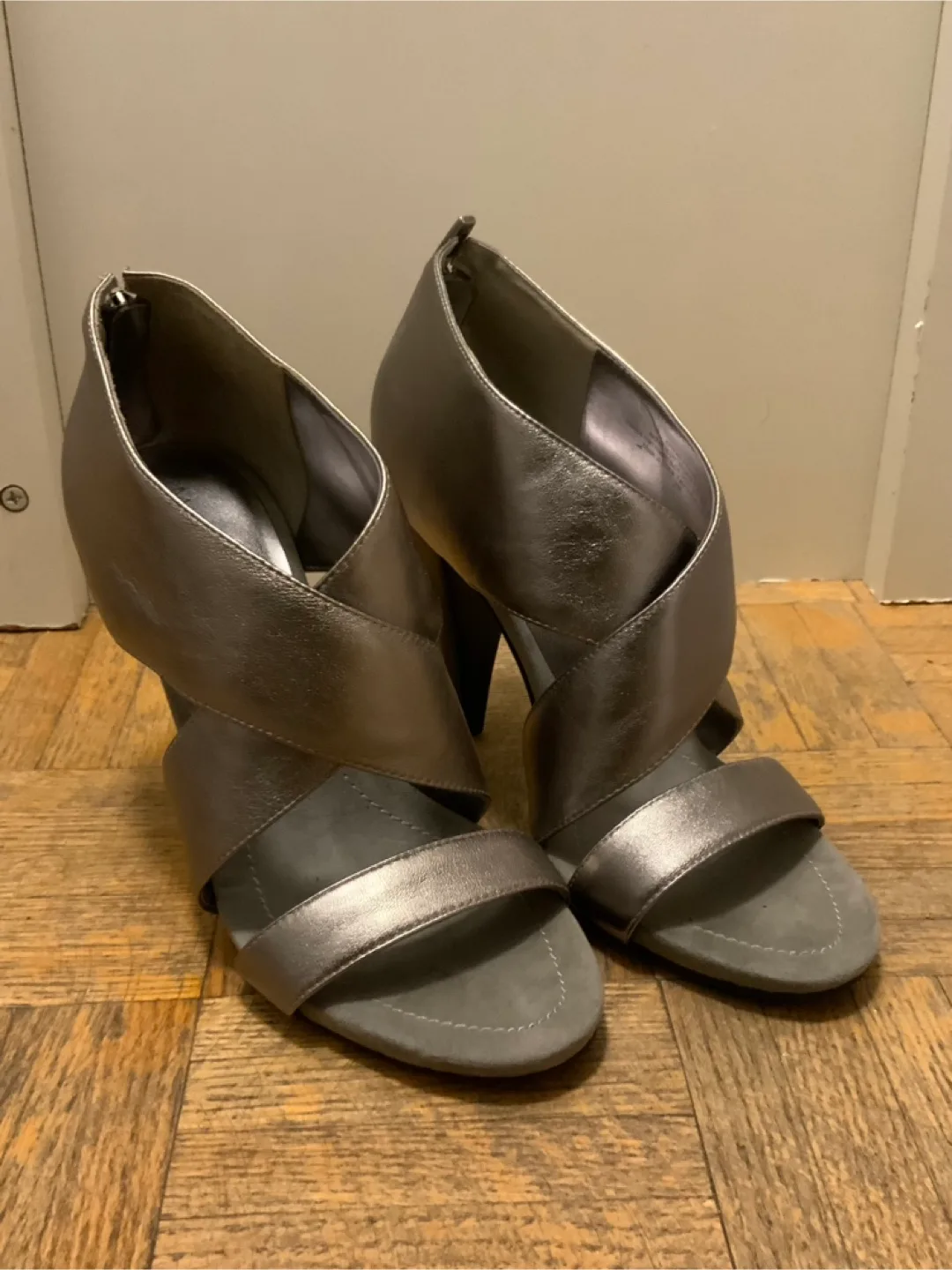 Marc Fisher Pewter Wrap Heels 🇨🇦 thumbnail