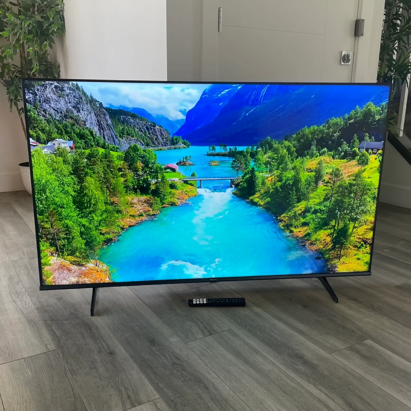 Hisense 58” 4K UHD Smart TV thumbnail