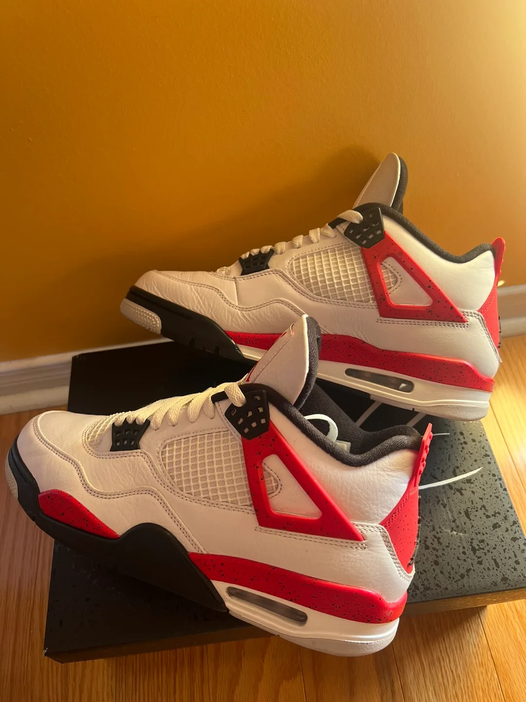 Air Jordan 4 Red Cement image indicator(4)