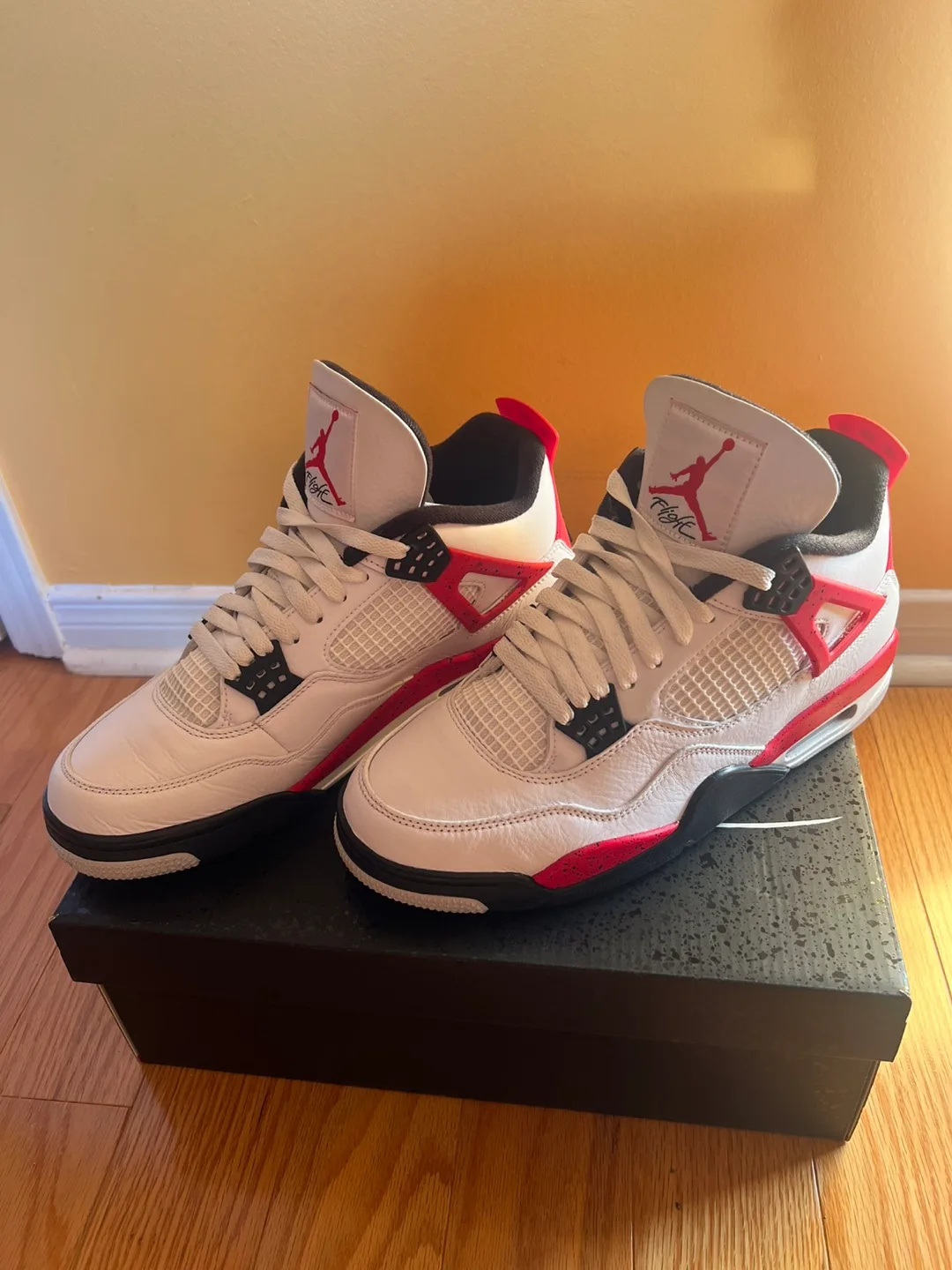 Air Jordan 4 Red Cement thumbnail