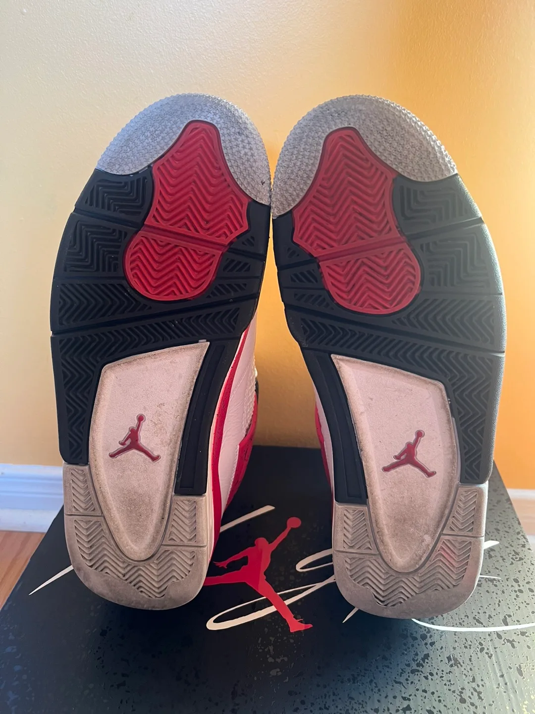 Air Jordan 4 Red Cement image indicator(6)