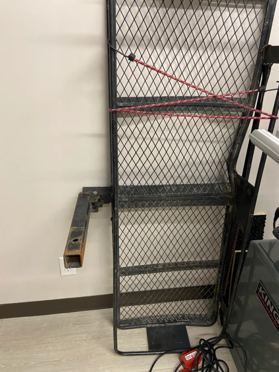 Cargo carrier 60 x 25 x 6 inches load 500 lbs image indicator(3)