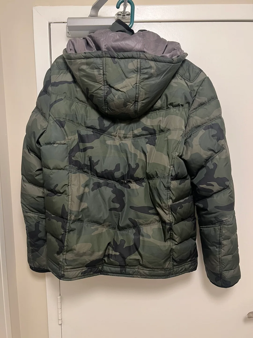 Guess Camo Puffer Jacket image indicator(2)