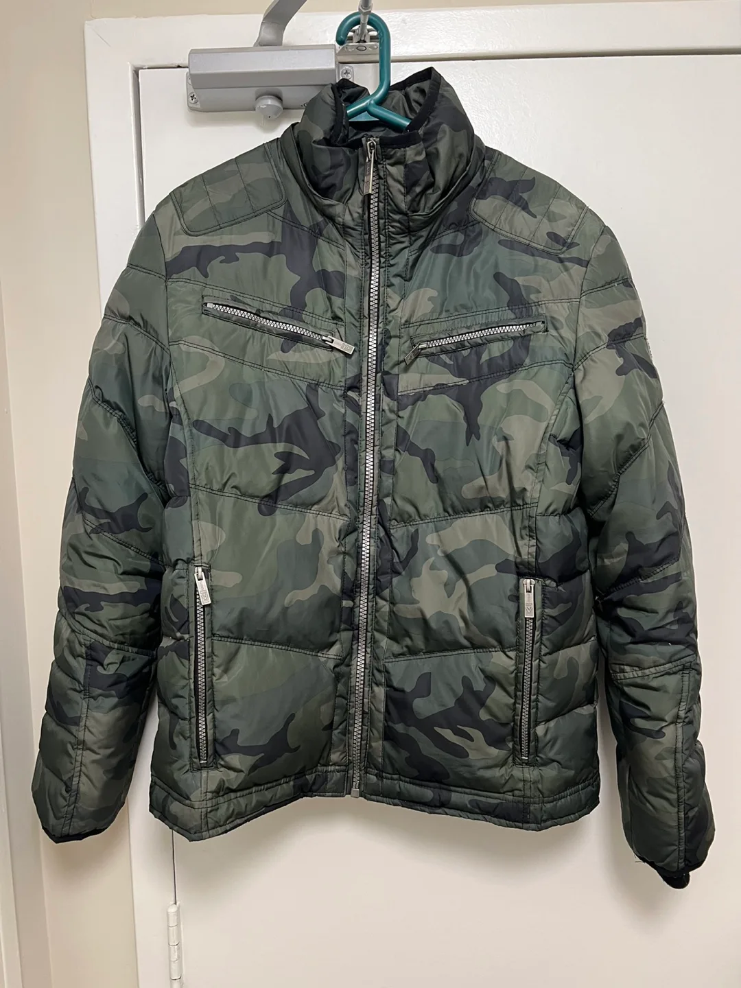 Guess Camo Puffer Jacket image indicator(3)