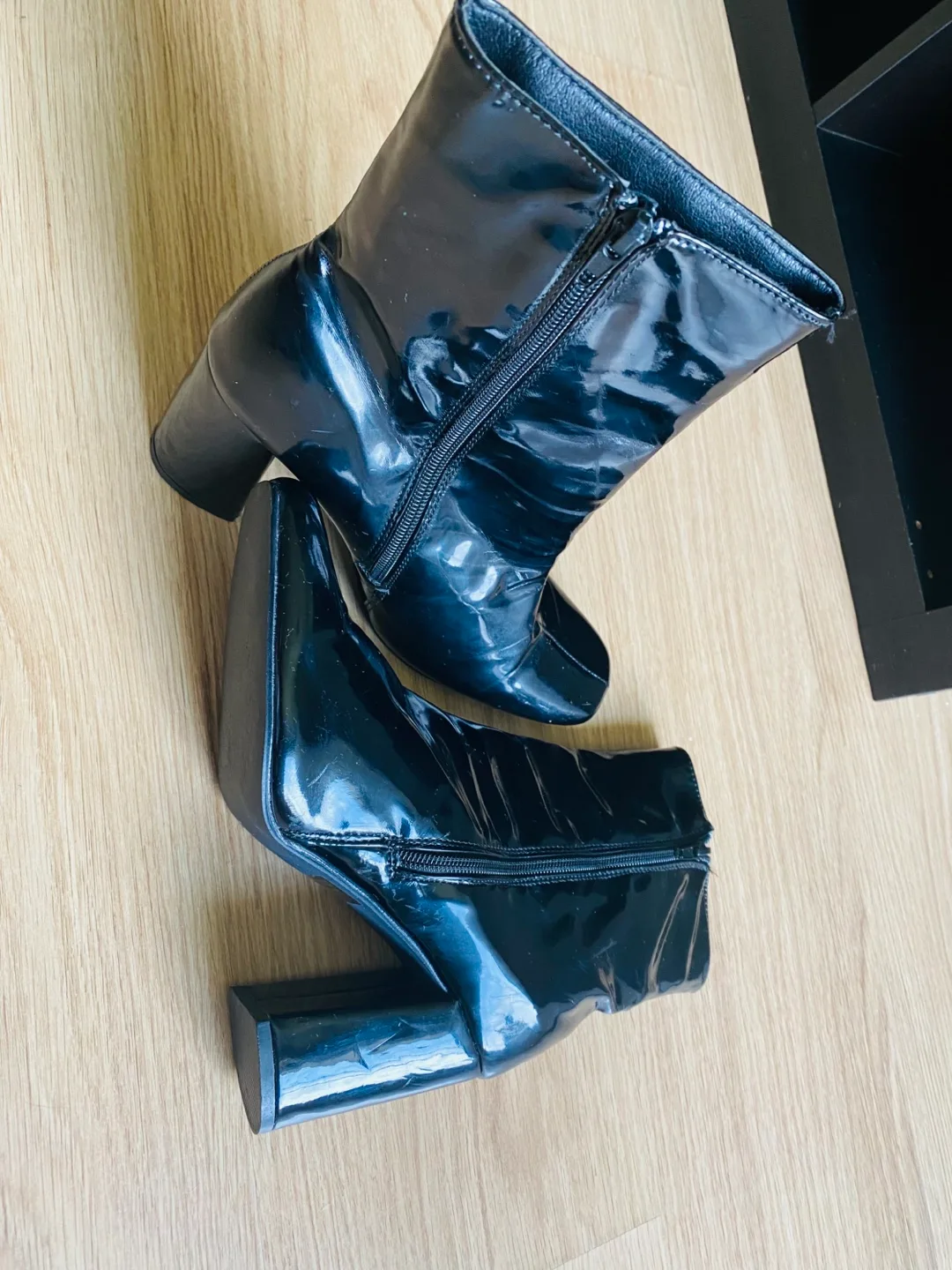 Ladies boots thumbnail