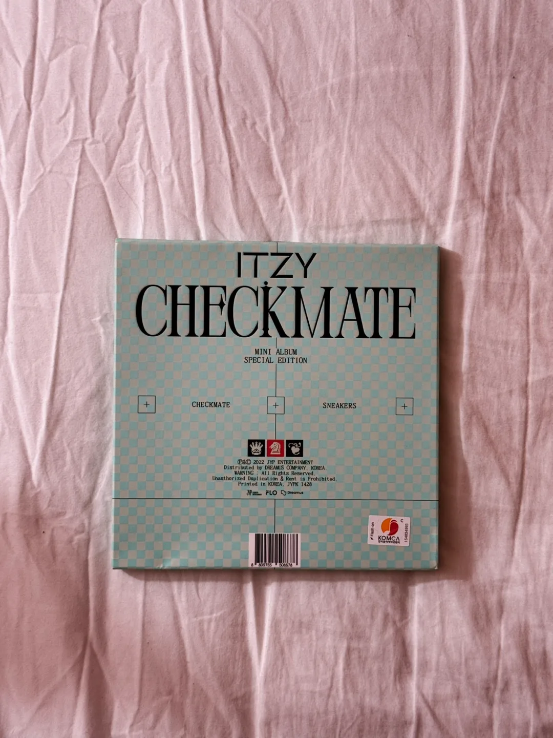 kpop ITZY Checkmate Mini Album Special Edition thumbnail