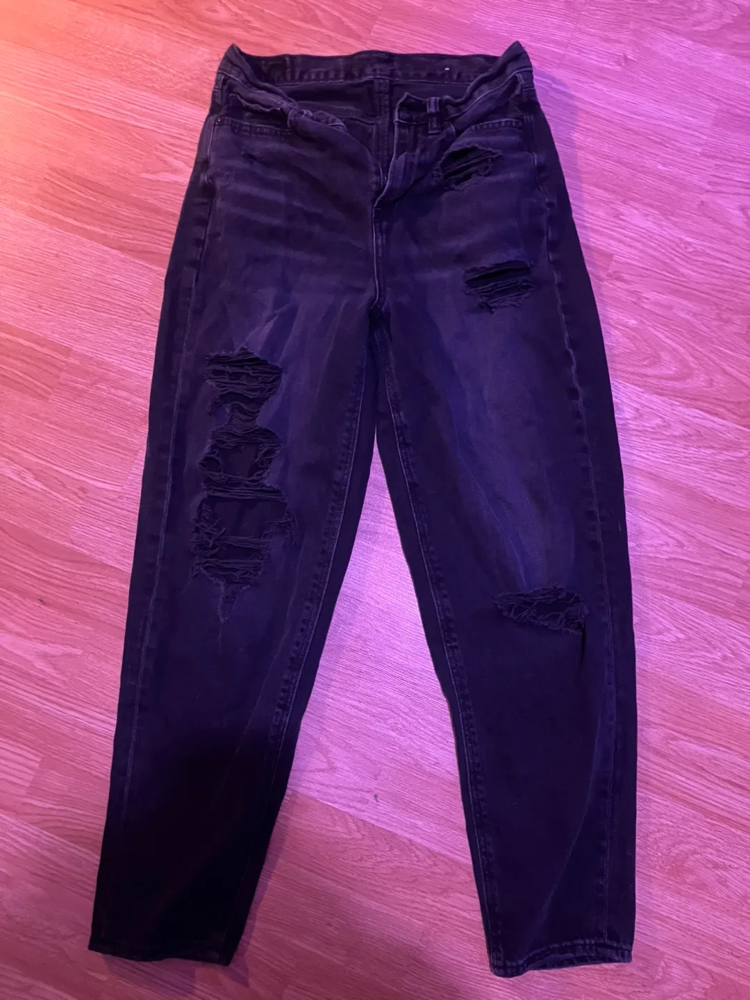 American Eagle Baggy Ripped Jeans thumbnail
