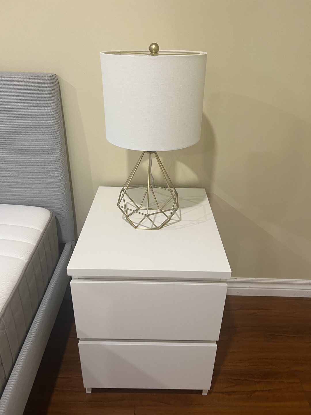 White bedside table with lamp set of 2