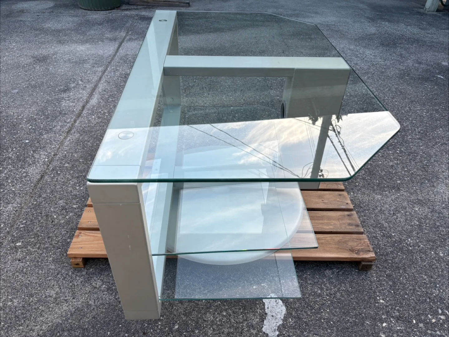 *Like New* Glass TV Stand - 2 shelves and rotates 360 degrees image indicator(5)