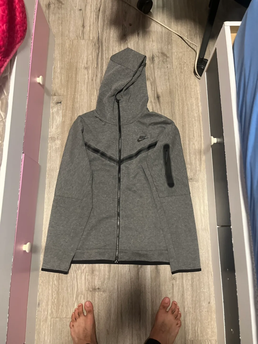 Nike Tech Fleece Grey Outfit - Size L thumbnail