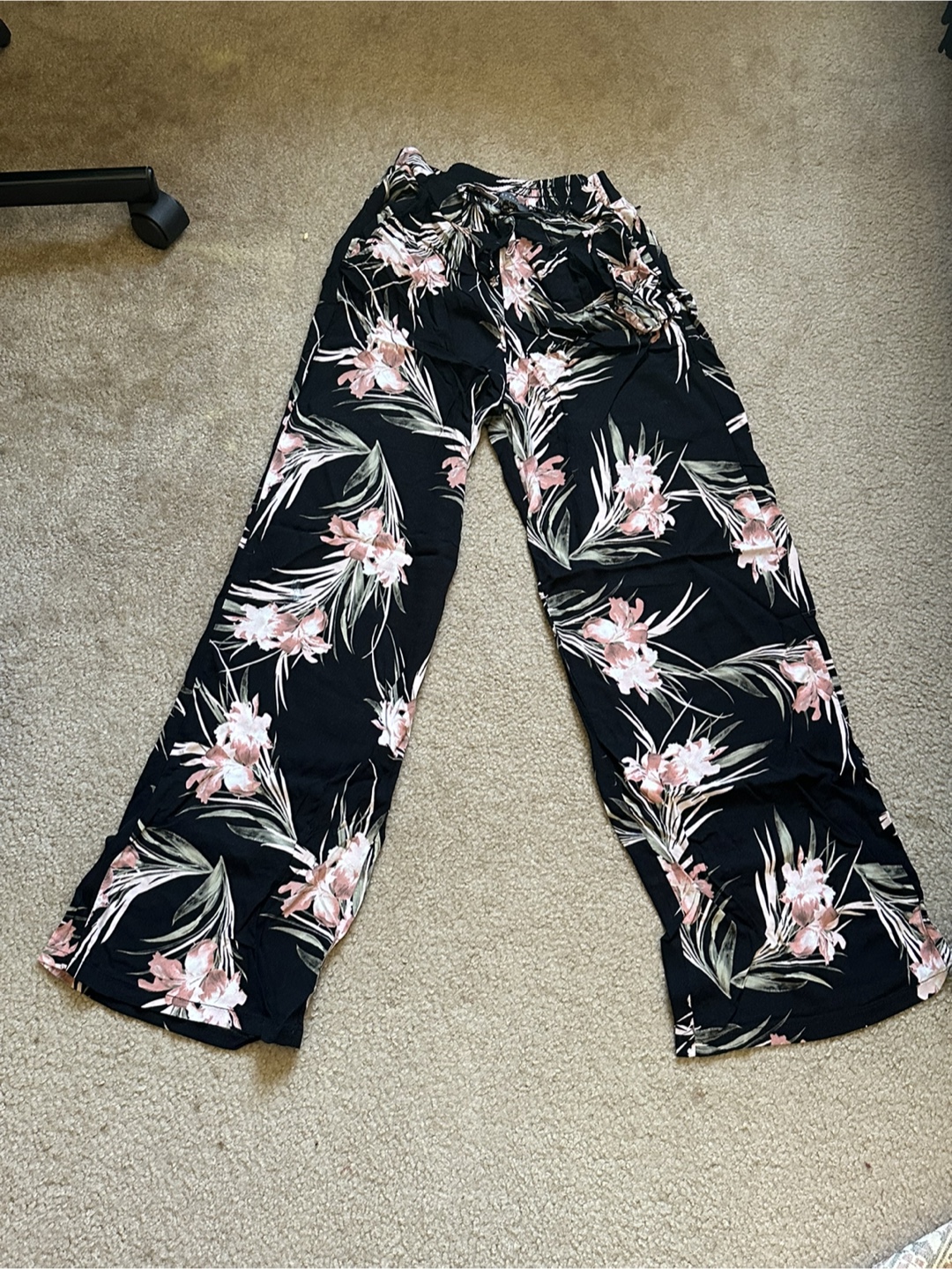 Suzy Shier Floral Print Wide Leg Pants