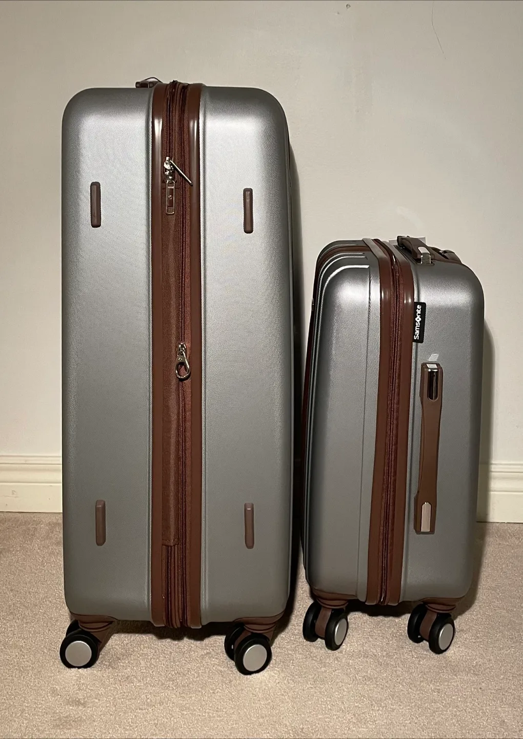 NEW! Samsonite Spectacular 2 Pc Hard Luggage Set $790 image indicator(5)