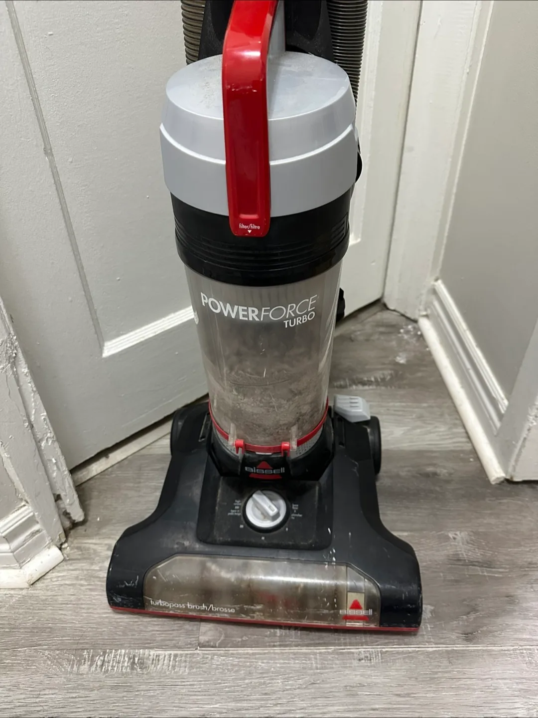 Bissell PowerForce Turbo Vacuum image indicator(2)