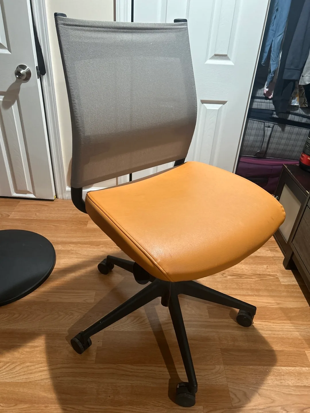 Office Chair - Gray Mesh Back, Tan Seat thumbnail