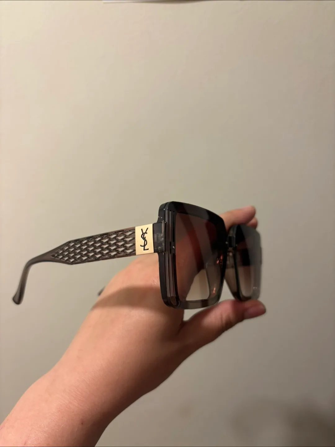 YSL Sunglasses image indicator(2)