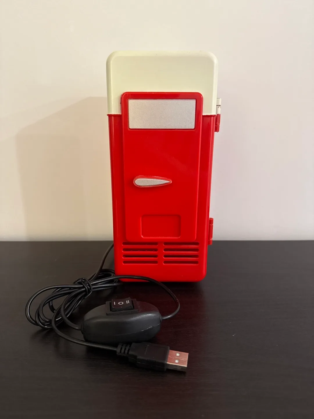 Coca-Cola Mini Fridge image indicator(2)