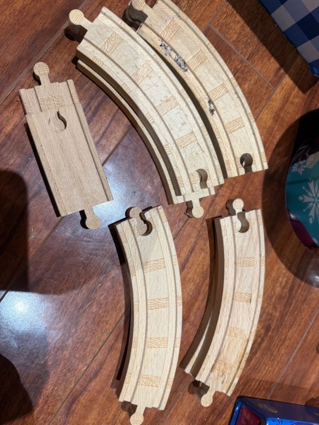 Wooden Train Tracks 🇨🇦 thumbnail