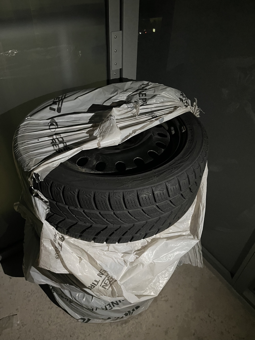 225/45R17 94H Tire - photo 2