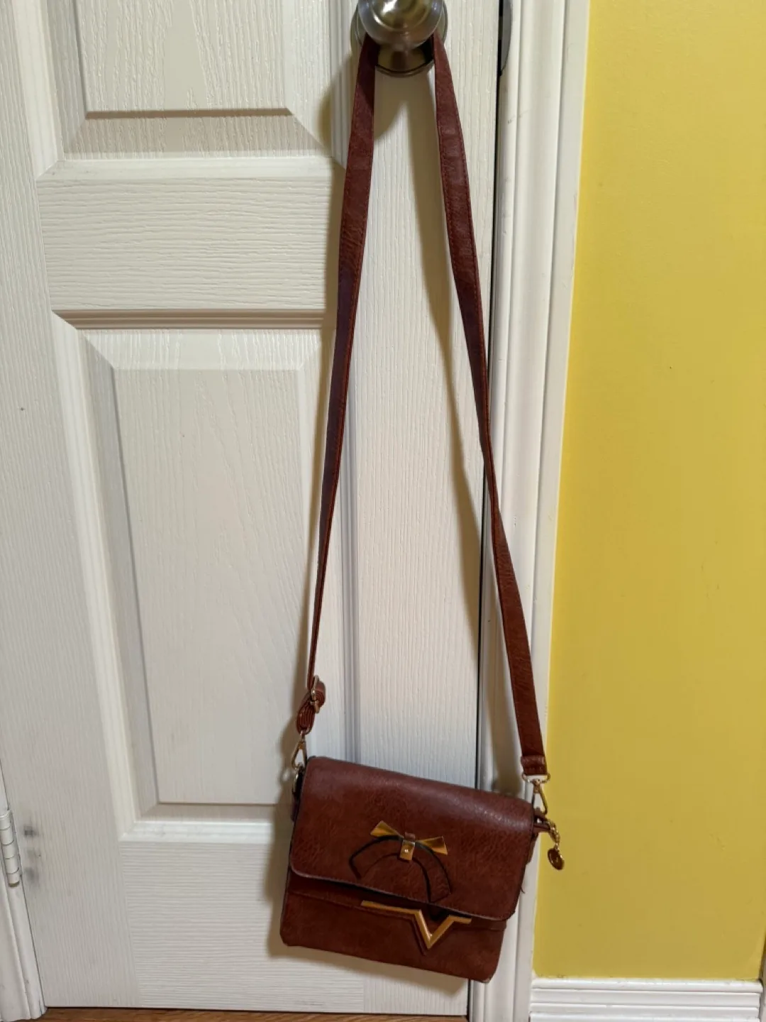 Brown Crossbody Bag 🇨🇦 thumbnail