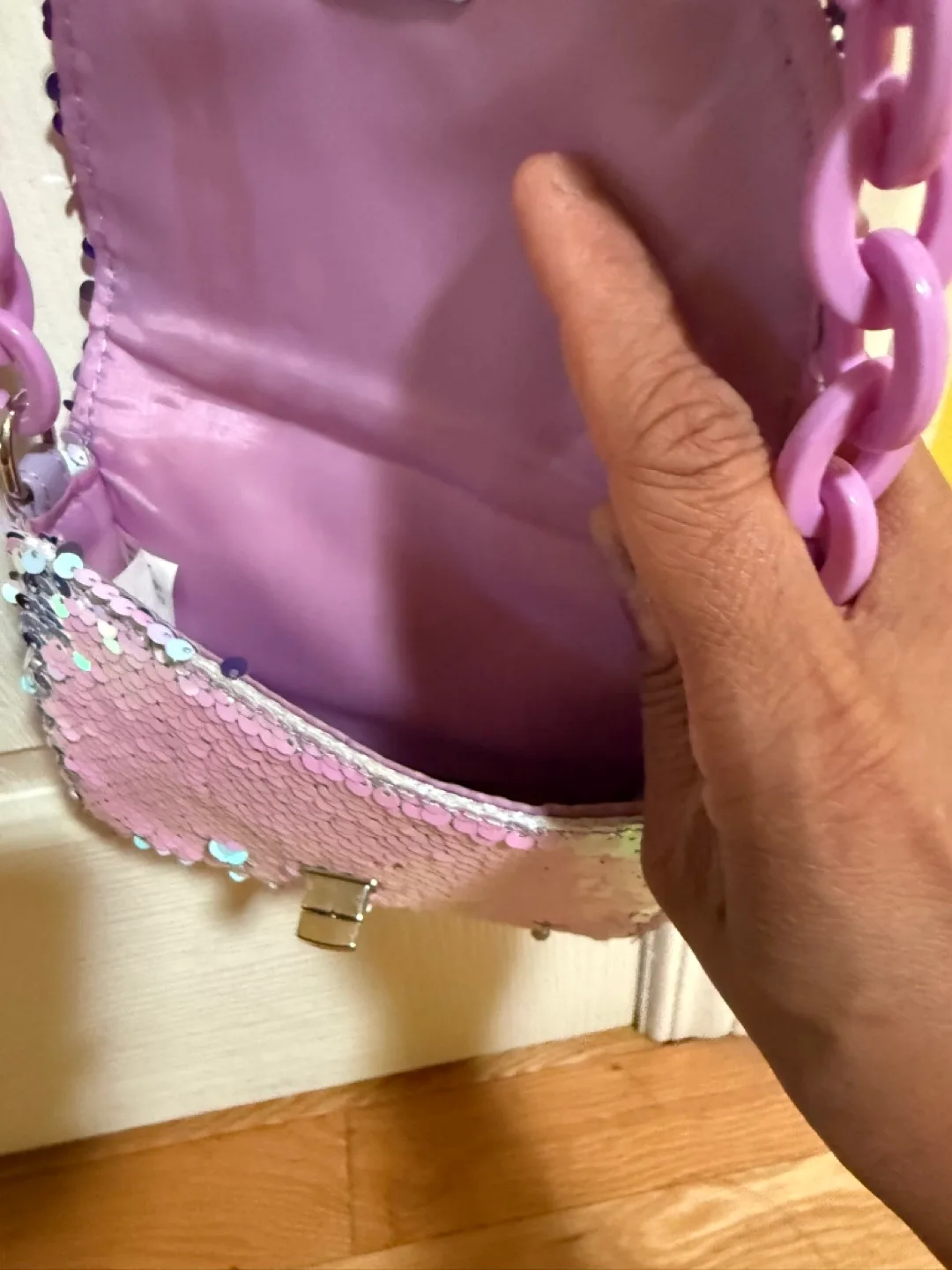 Sequin Purse with Chain Strap 🇨🇦 image indicator(3)