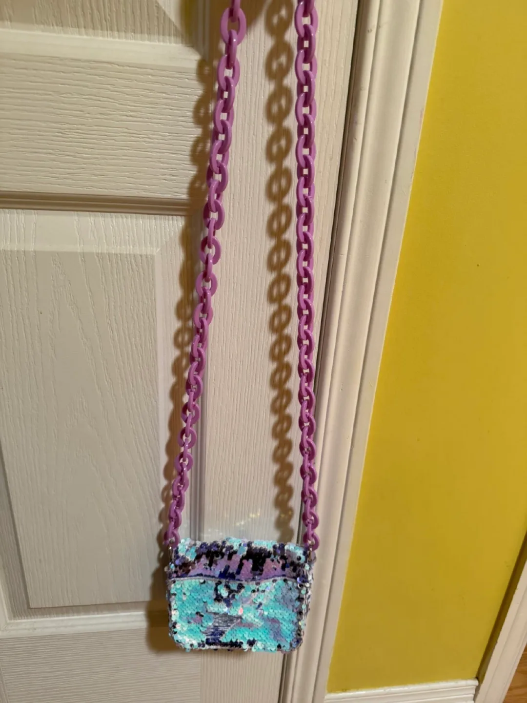 Sequin Purse with Chain Strap 🇨🇦 image indicator(4)