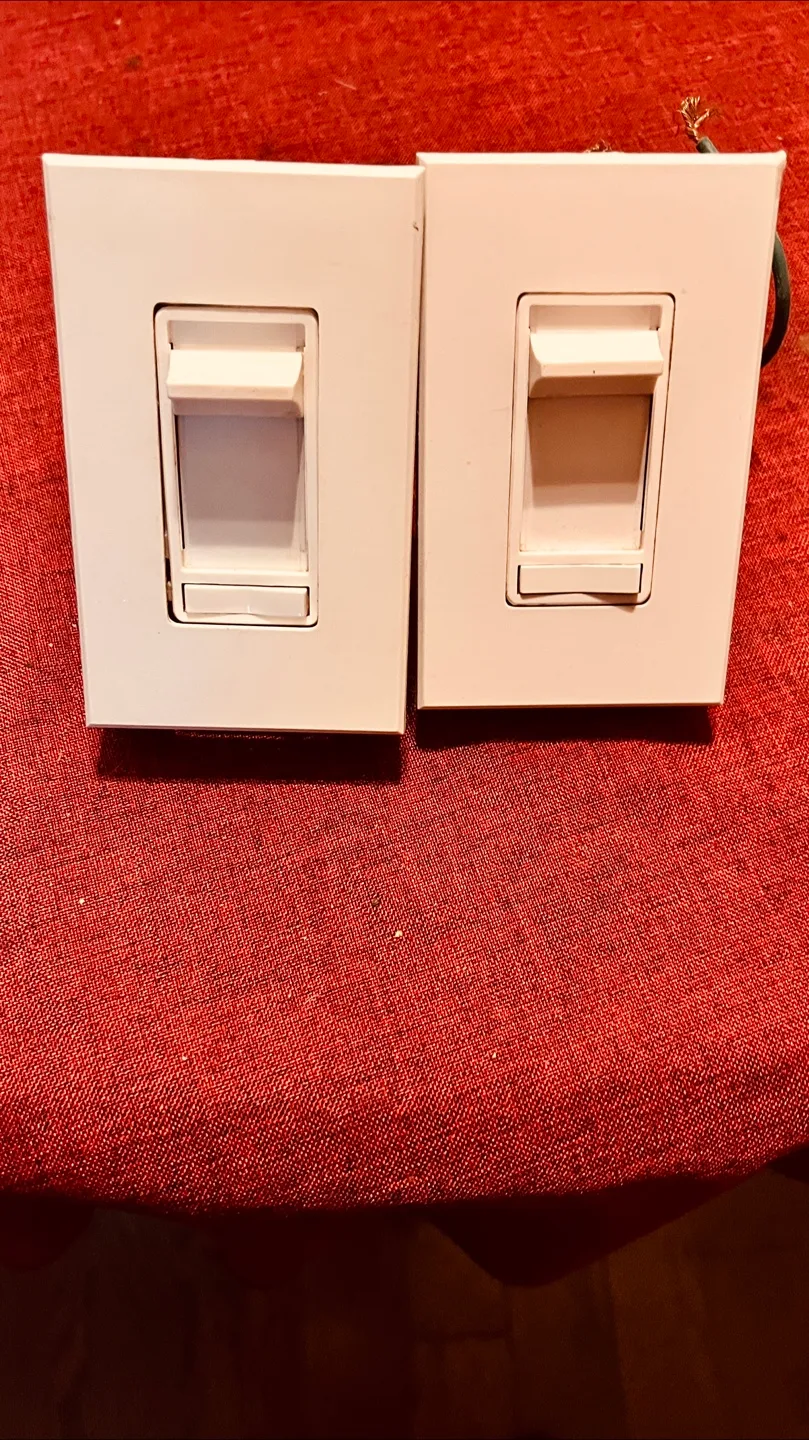 Two White Light Dimmers🇨🇦 thumbnail