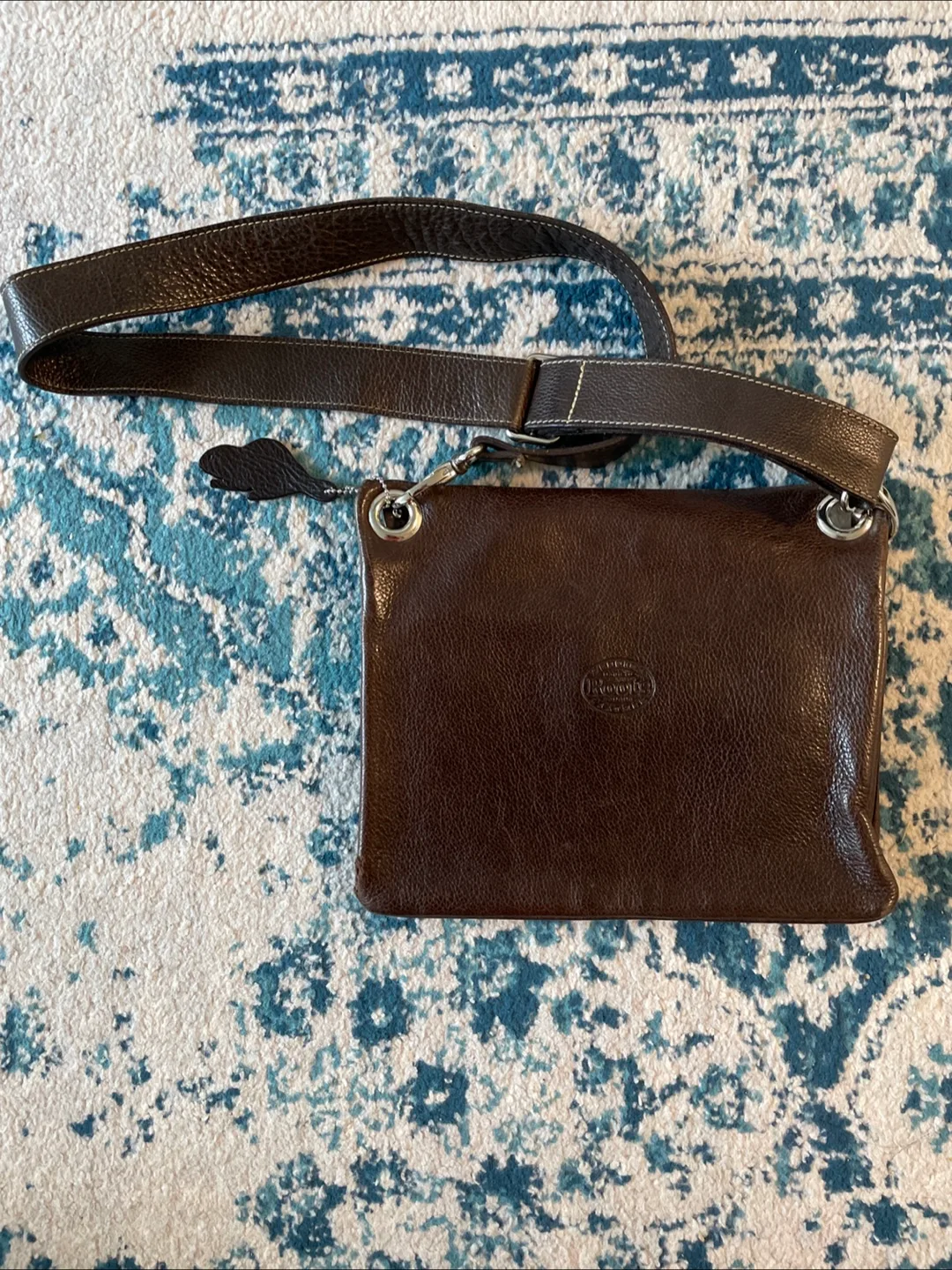 Roots Brown Leather Crossbody Bag 🇨🇦 image indicator(2)
