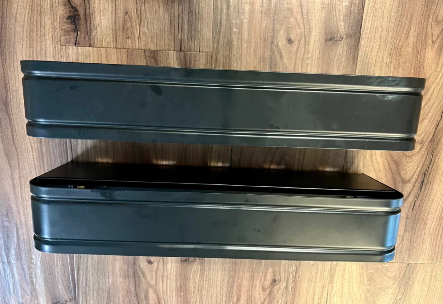 IKEA LILLASJÖN Black Metal Wall Shelf image indicator(2)