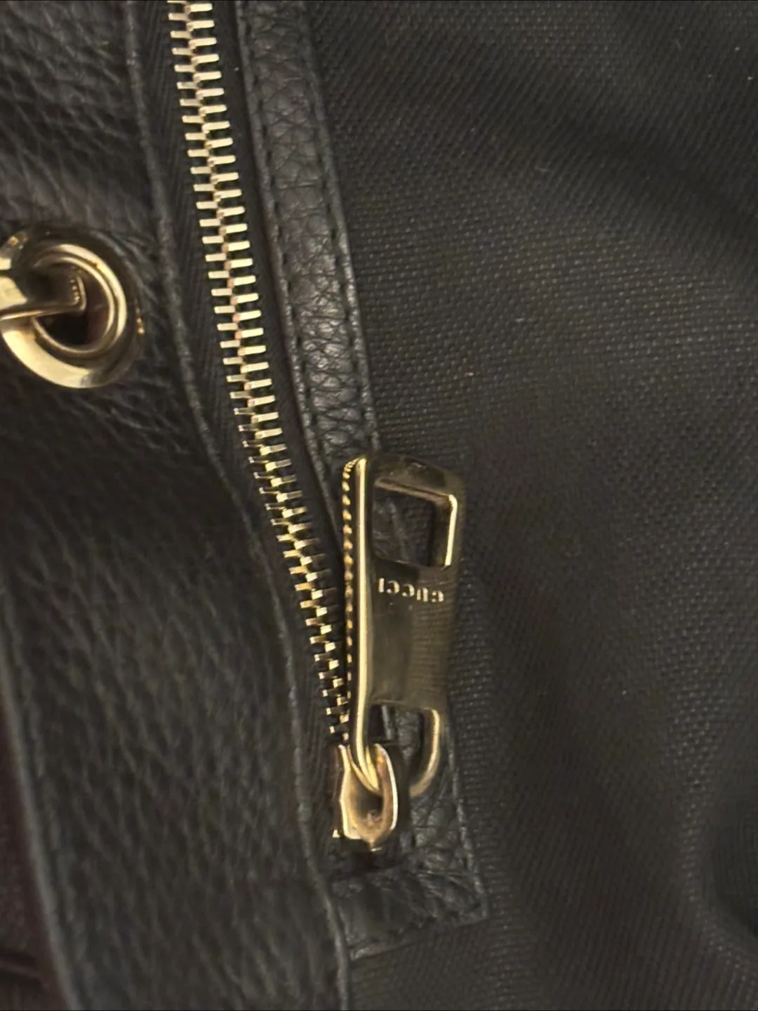 Gucci Bamboo Black Leather Tote Bag image indicator(3)