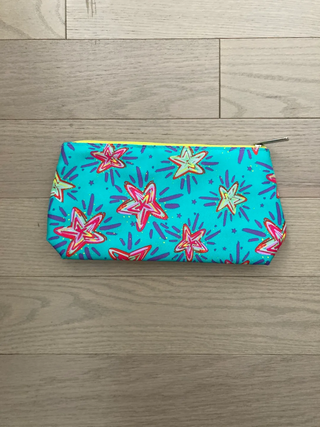 🇨🇦🍁Clinique Star Pattern Zippered Pouch thumbnail