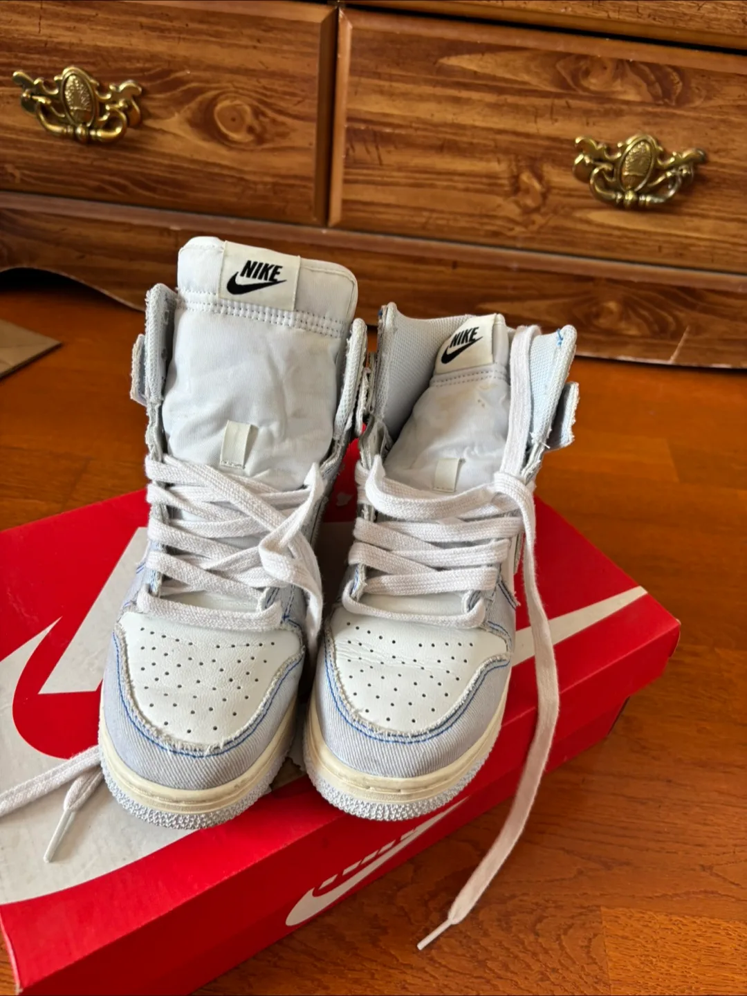 Nike Dunk High image indicator(2)