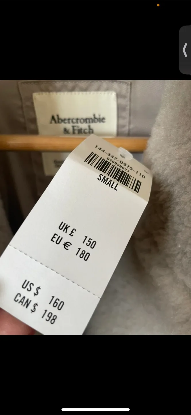 ‼️Good deal New Abercrombie & Fitch Teddy Coat - Size Small image indicator(3)