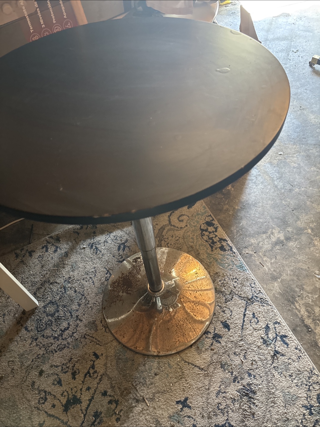 Round small table - photo 4