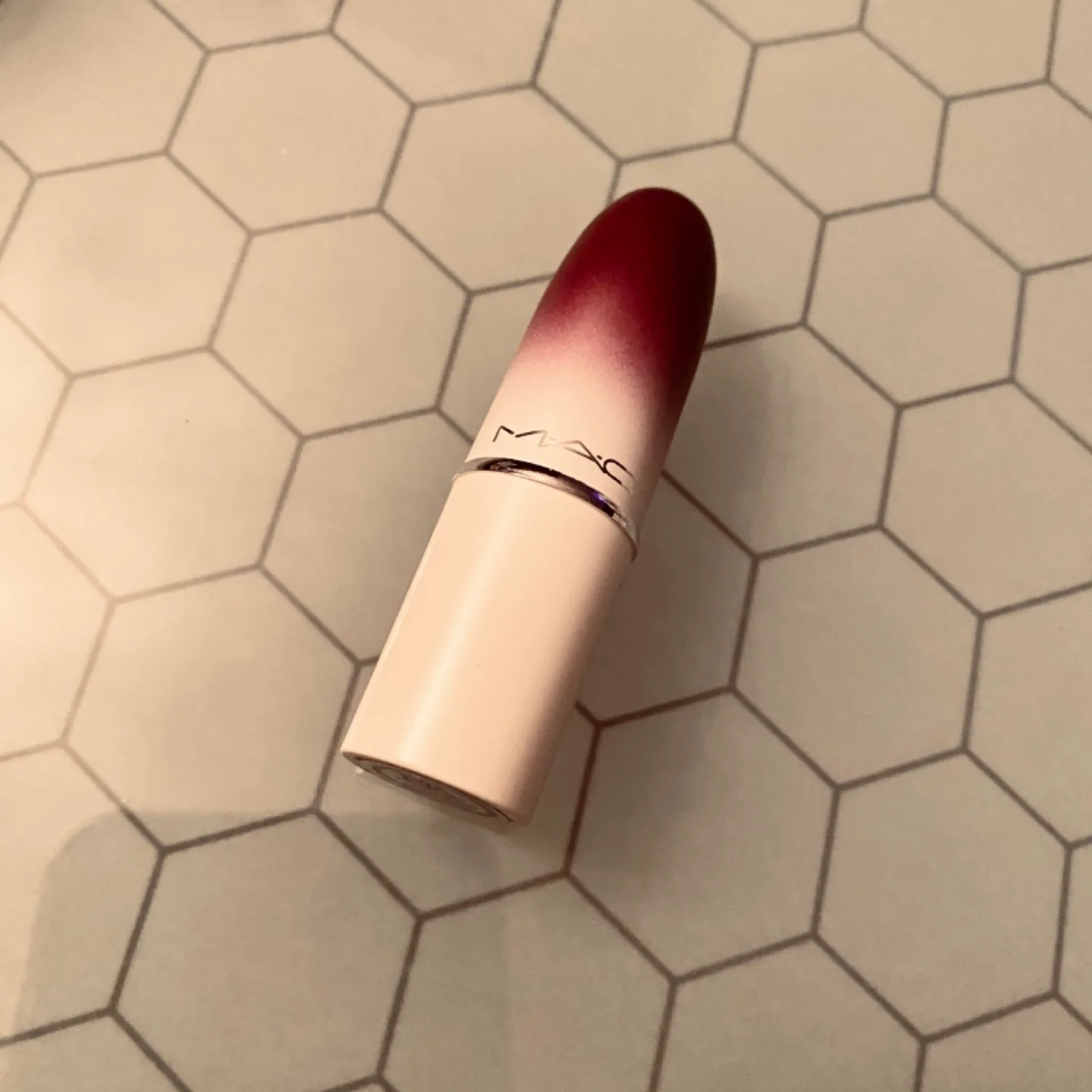 Mini MAC Powder Kiss Lipstick in Grape Escape image indicator(4)