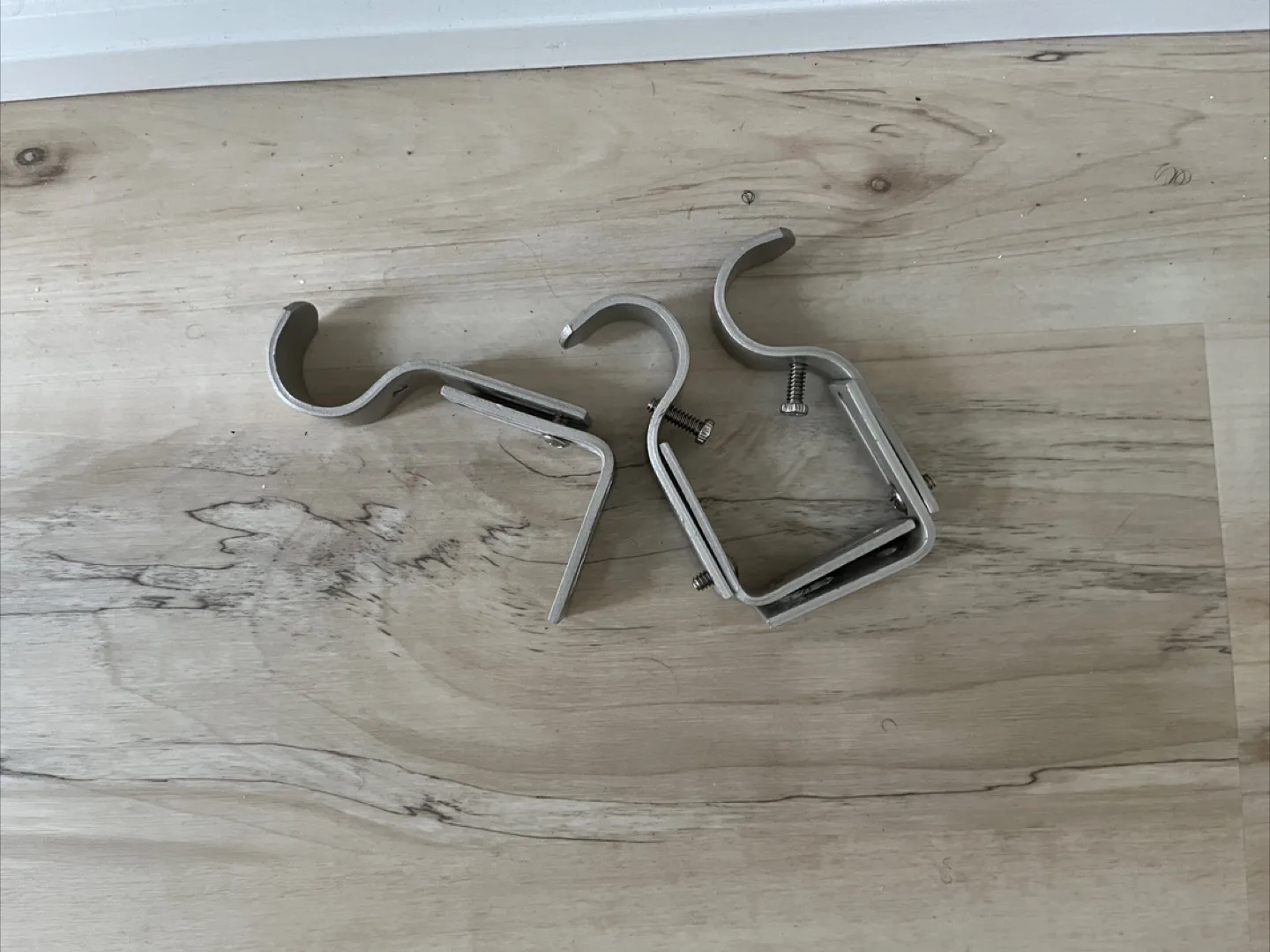 Heavy duty Adjustable Curtain Rod and Brackets image indicator(2)