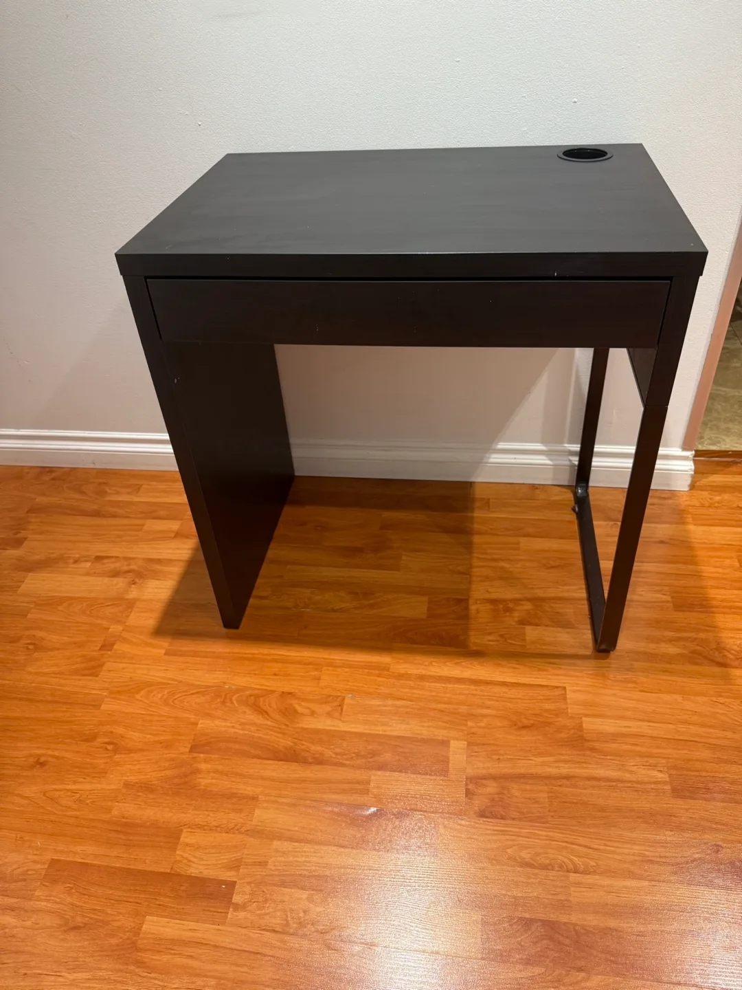 ikea Micke desk thumbnail