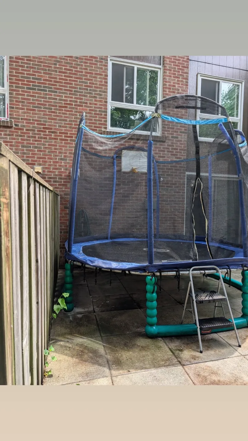 Little Tikes 10ft Sport Trampoline image indicator(2)