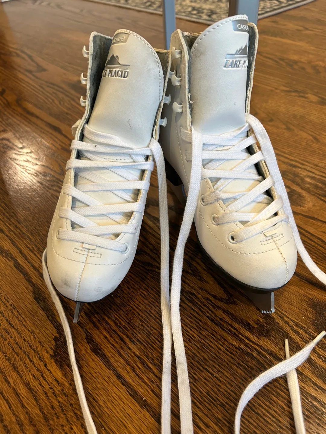 Lake Placid Cascade Girl's Figure Ice Skates White Size 2 thumbnail