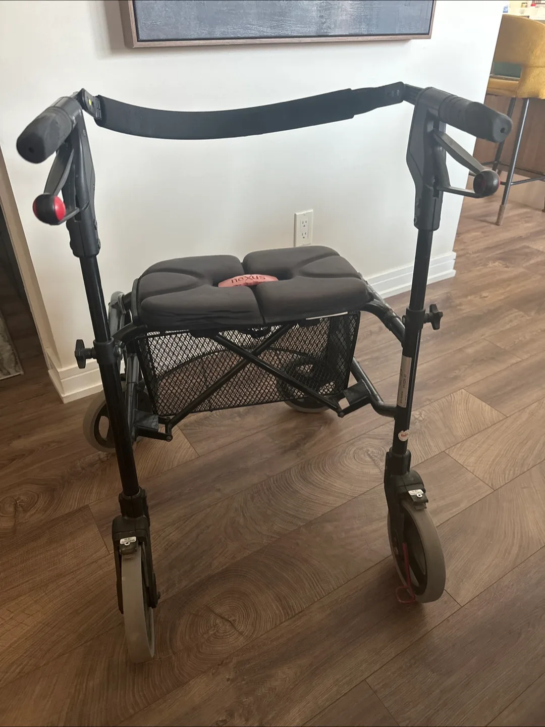 Nexus Walker with Seat & Basket image indicator(2)
