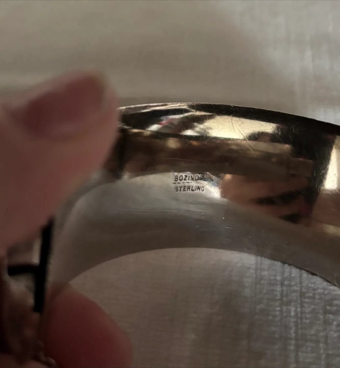 Bozinoff vintage Sterling Silver hinged  Bracelet image indicator(4)