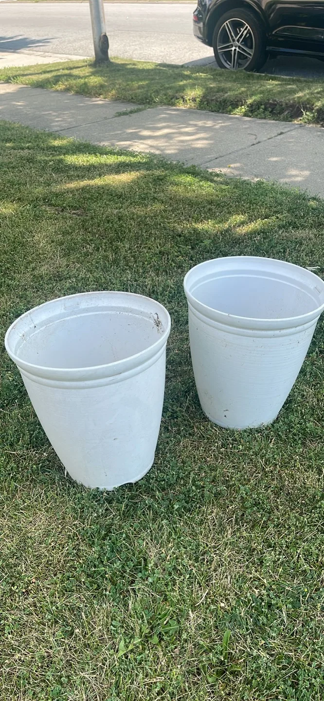Used White Plastic Flower Pots - Set of 2 thumbnail