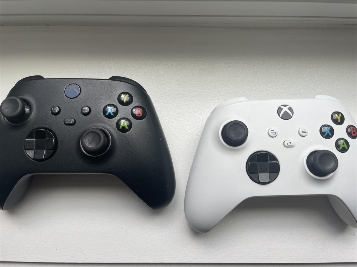 2 Xbox Series X/S Controllers Wireless