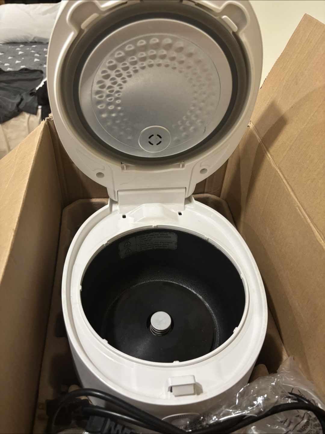 Cuckoo CR-0675F Rice Cooker - Like New! - photo 3
