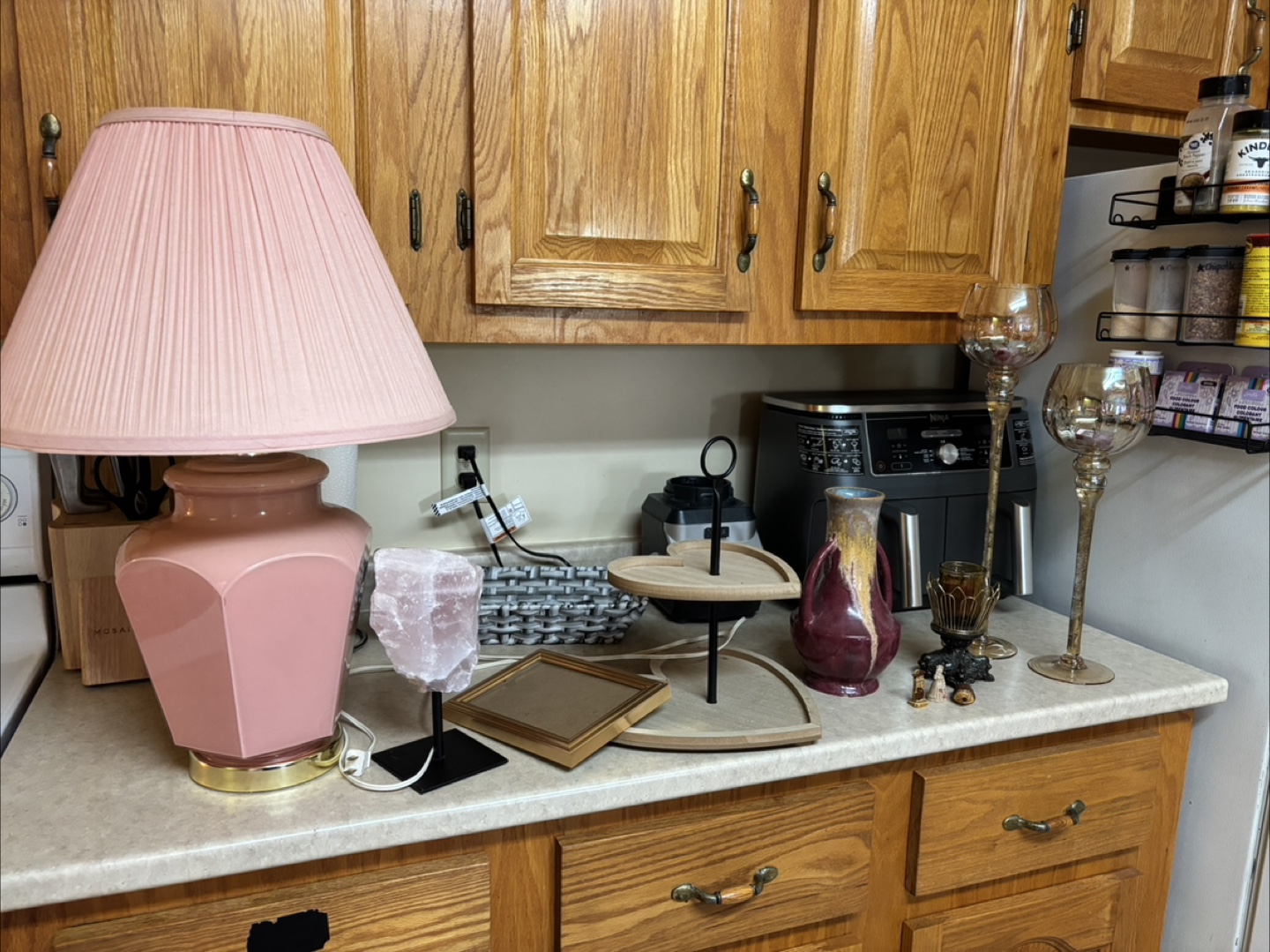 Home Decor Lot: Lamp, Vase, Quartz, Frame, etc